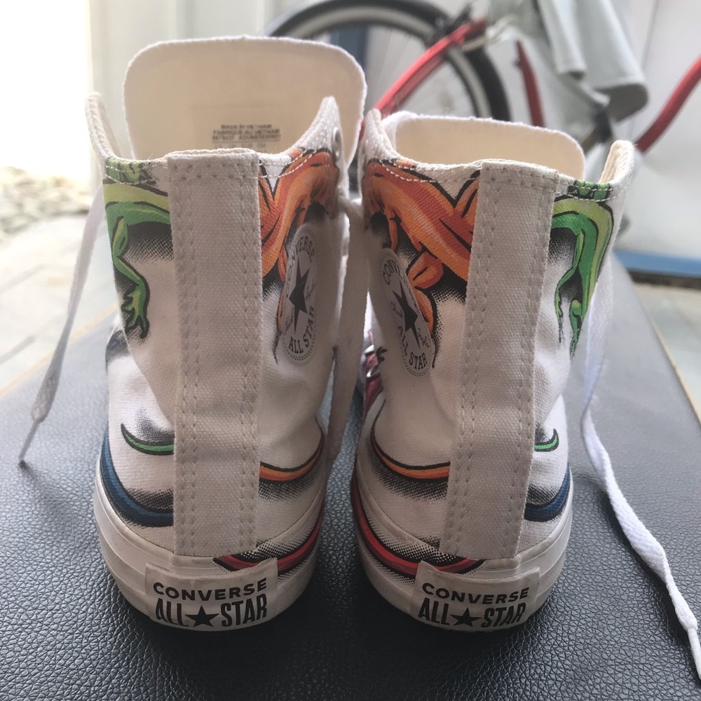 🦎Converse Kids' White High-Top Sneakers with Colorful Lizard Graphics - Picture 10 of 13